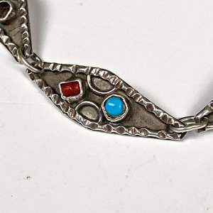 Pulsera de Plata con Turquesas y Piedras Rojas - imagen 3