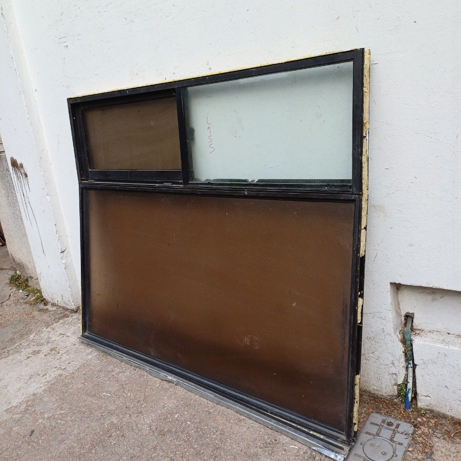 Ventana de aluminio y vidrio para ventilar y asegurar - imagen 3