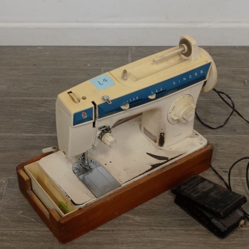 Máquina de coser Singer en mal estado - imagen 2
