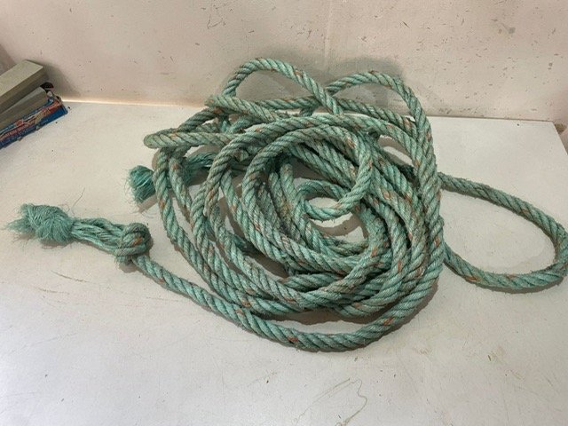 Lote anterior: Ropa de cuerda azul