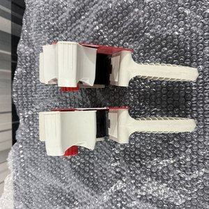 Dispensador de Cinta Adhesiva Rojo y Blanco - imagen 5