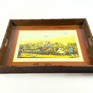 Lote anterior: Bandeja de desayuno en madera motivo caza 52,5x42