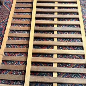 Respaldo de Cama Dos Plazas Estilo Art Decó con Ratán y Estructura de Madera Dura - imagen 3