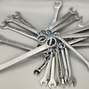 Lote siguiente: Juego de Llaves Combinadas de 6mm a 32mm (24 Piezas)