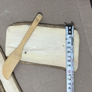Conjunto Artesanal de Madera y Cuero: Tablas, Cuchillos y Posavasos - imagen 9