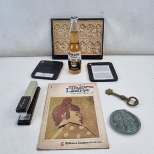 Lote anterior: Placa Decorativa Relieve, Libro Toulouse Lautrec y Engrampadora Rexel
