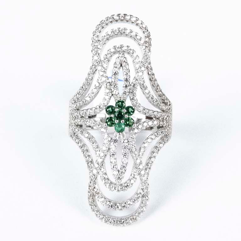 Anillo de Plata con Circones y Piedras Verdes