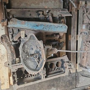 Lote siguiente: Motor Chevrolet 1929-1930 y Partes: Caja de Cambios, Block y Tapa de Cilindros