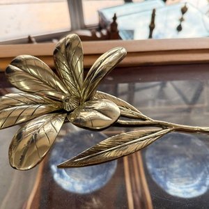 Flor de Bronce Decorativa con Ceniceros Desmontables - imagen 3