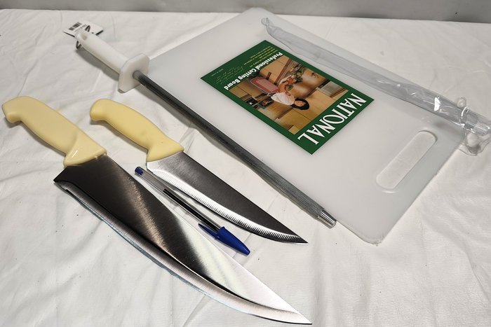 Set de Cuchillos de Carnicero con Chaira y Tabla de Cortar