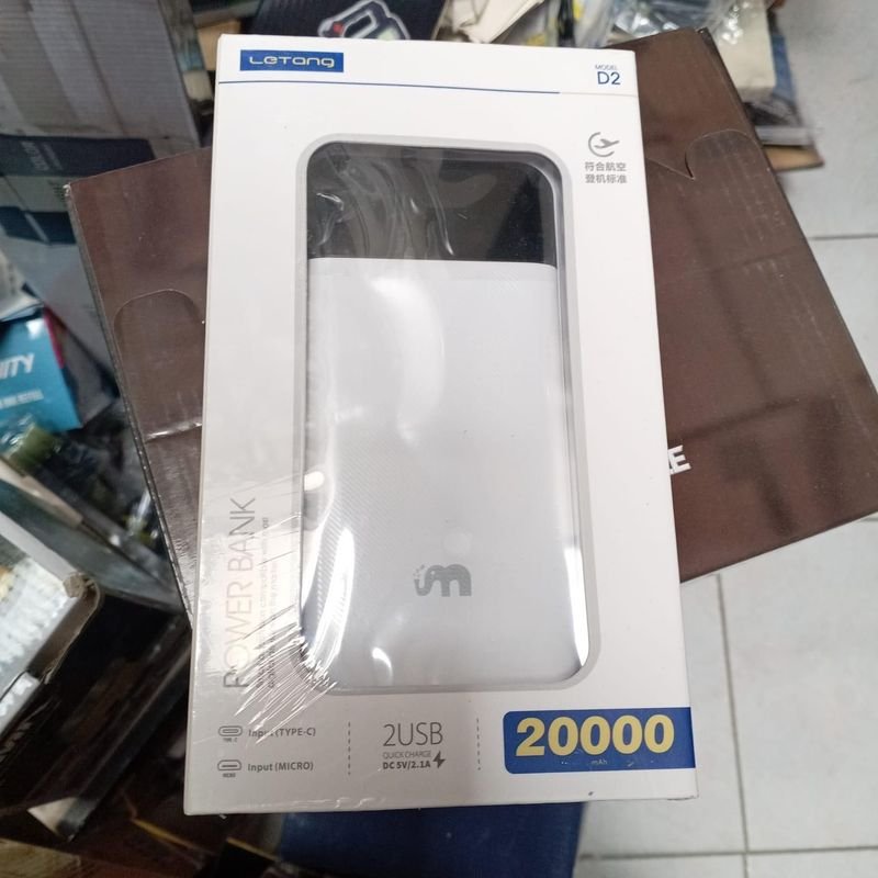 Cargador Power Bank con 2 entradas y 3 salidas - imagen 2