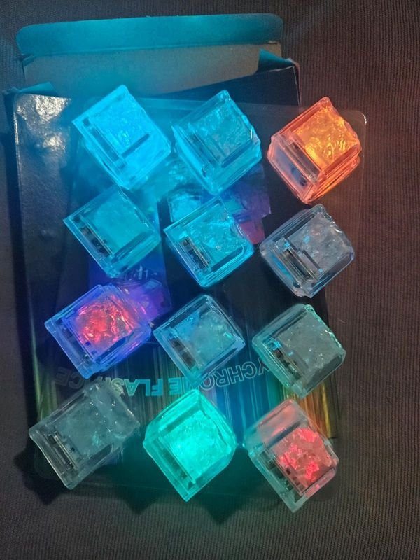 Cubos de colores para decorar la barra de tragos - imagen 2