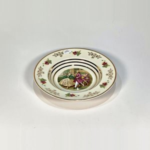 Plato Hondo de Loza Inglesa Alfred Meakin Beige con Guarda Dorada y Escena de Trovador - imagen 1