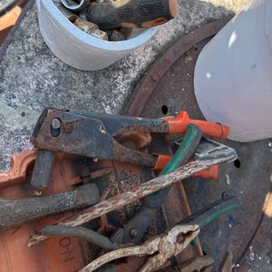 Lote anterior: Lote de Herramientas Varias: Destornilladores y Alicates Oxidados