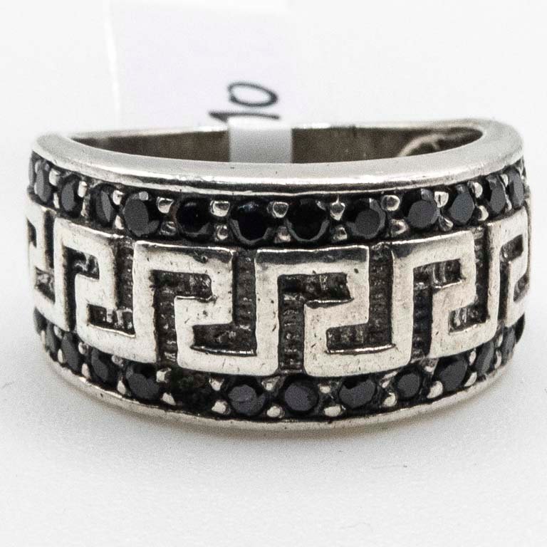 Anillo de Plata con Piedras Negras y Diseño Grecorromano