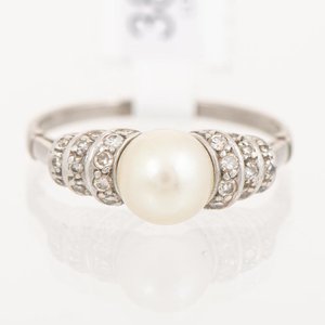 Anillo de Oro 18k con Perla Central y Circones - imagen 1