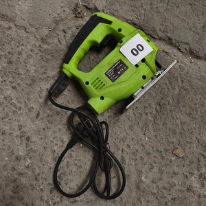 Sierra Caladora Eléctrica Verde con Base Metálica - imagen 3