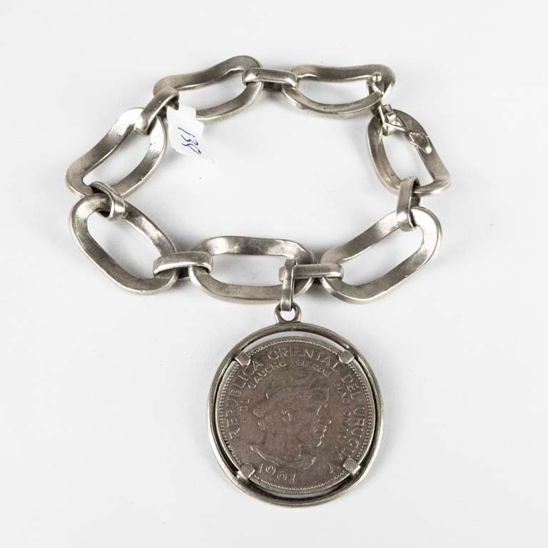 Lote siguiente: Pulsera de plata con moneda - Accesorio de moda