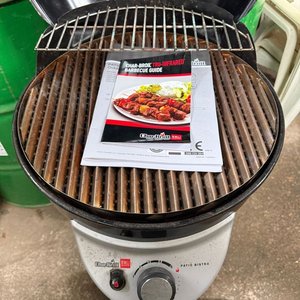 Barbacoa a Gas CharBroil Patio Bistro Casi Nueva - imagen 3