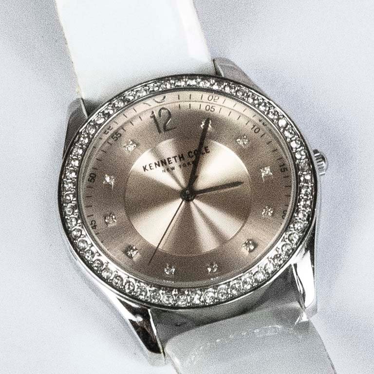 Lote siguiente: Reloj Kenneth Cole en Excelente Estado