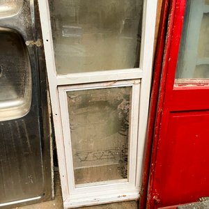 Ventana de Madera y Vidrio Blanca de Dos Hojas con Detalle - imagen 4