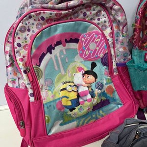 Lote de 3 Mochilas Infantiles: Minions y Cupcakes - imagen 2