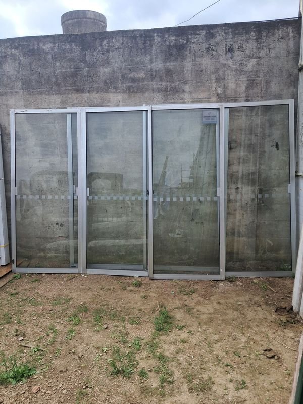 Lote siguiente: Ventanas de Alumino para Construcción