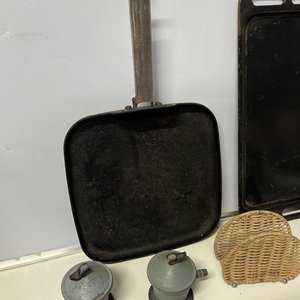 Lote de Utensilios de Cocina: Asadera, Sartenes, Cafetera y Más - imagen 2