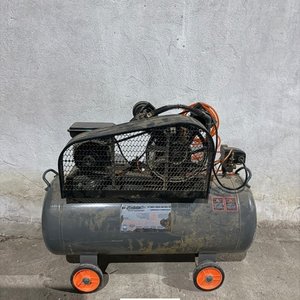 Compresor de Aire Gladiator Pro 3 HP 100 Litros con Correa - imagen 3