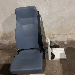 Asiento de Ambulancia con Cinturón de Seguridad - imagen 1