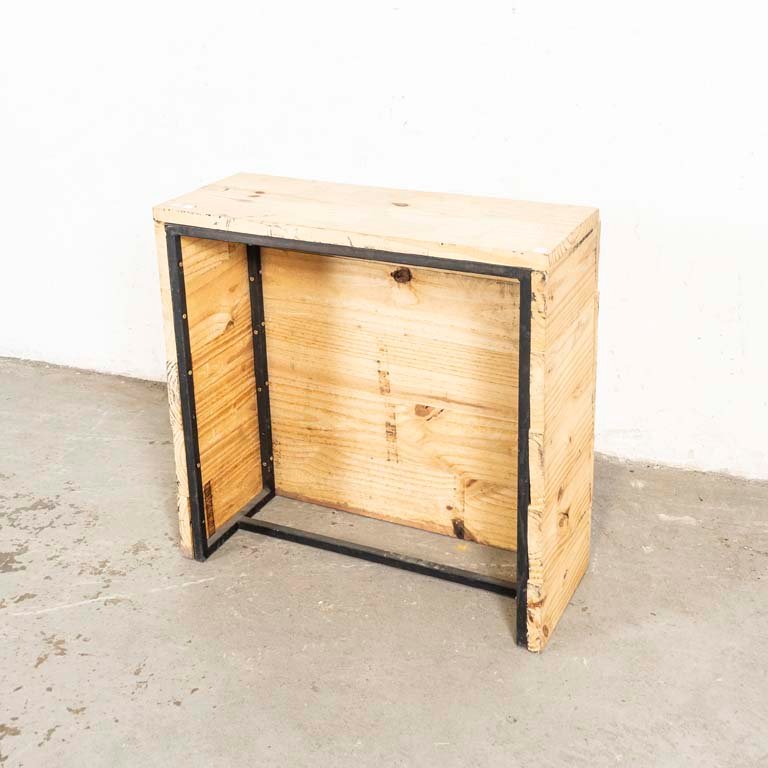 Lote anterior: Mesa de arrimo rústica de madera y hierro