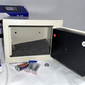 Caja Fuerte Digital con Llaves y Accesorios, Nueva en Caja - imagen 4