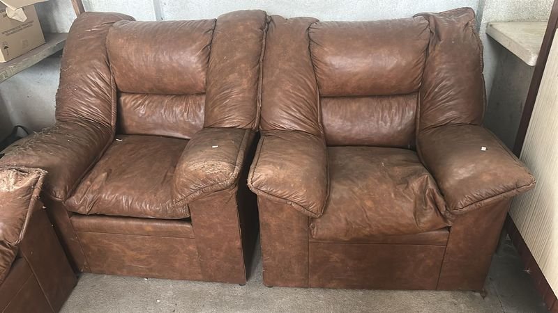 Lote anterior: Sofás de cuero marrón en venta