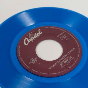 Disco Vinilo Single "Blackbird" de The Beatles, Edición Coleccionista Capitol Records Color Azul - imagen 2