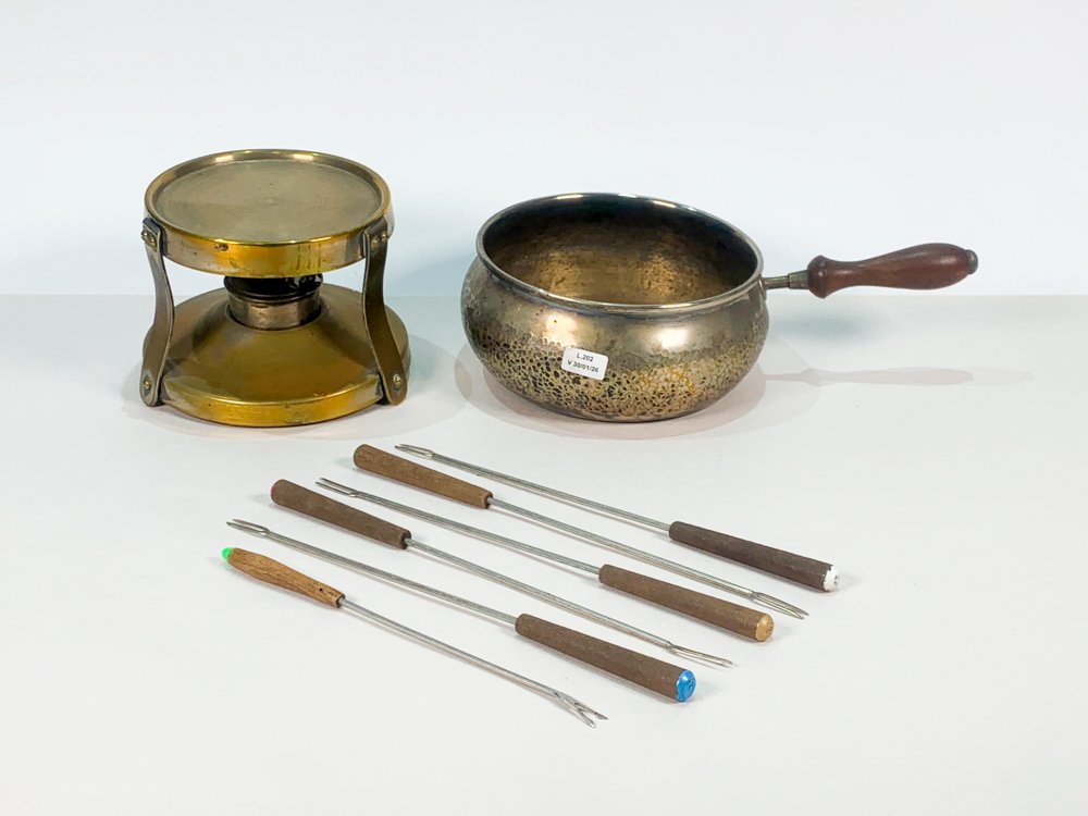 Fondue de metal con soporte y pinchos - imagen 3