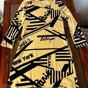 Vestido de Algodón con Estampado de Ciudades Talle M - imagen 3