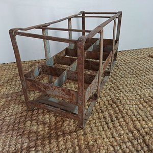 Antiguo Casillero Metálico para Botellas - imagen 3