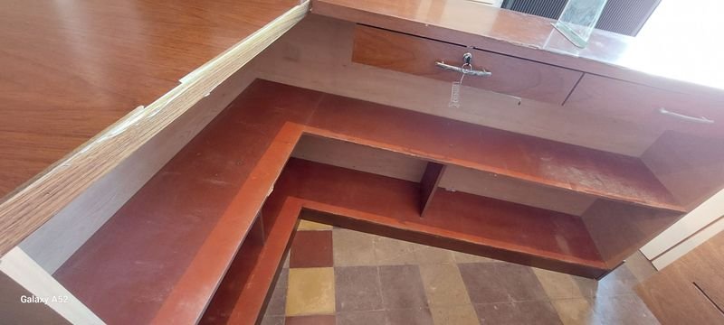 Mostrador en madera de excelente estado - imagen 3