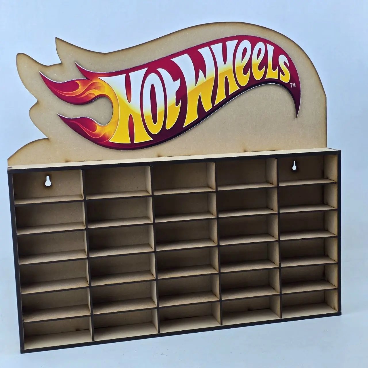 Repisa Exhibidora para 30 Hot Wheels con Logo