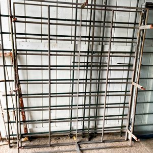 Ventana Fija Aluminio y Vidrio con Reja Metálica - imagen 3