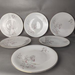 Lote de 6 Platos Llanos de Porcelana Edelstein Bavaria con Diseño Floral y Borde Dorado - imagen 1