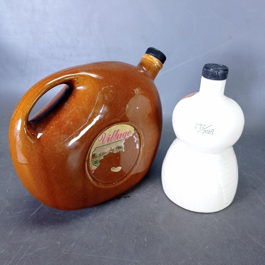 Botellas de cerámica vidriada con relieve y asa - imagen 5