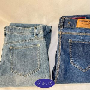 Lote siguiente: Dos Pantalones Vaqueros Nuevos Talles S y 31