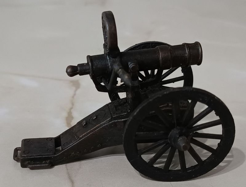 Sacapuntas metálico coleccionable con forma de Cañón de artillería - imagen 6