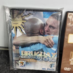 Lote de 3 DVDs: Uruguay Sudáfrica 2010, El Gran Dictador y Juan Pablo El Grande - imagen 2