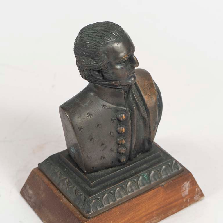 Busto de Artigas en bronce con base de madera - imagen 2