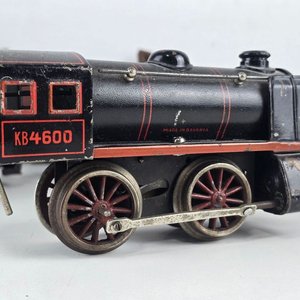 Tren de Juguete Antiguo con Vagones y Rieles Alemanes - imagen 3
