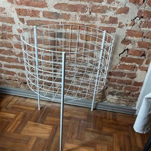 Canasto Exhibidor Metálico Redondo Blanco - imagen 6