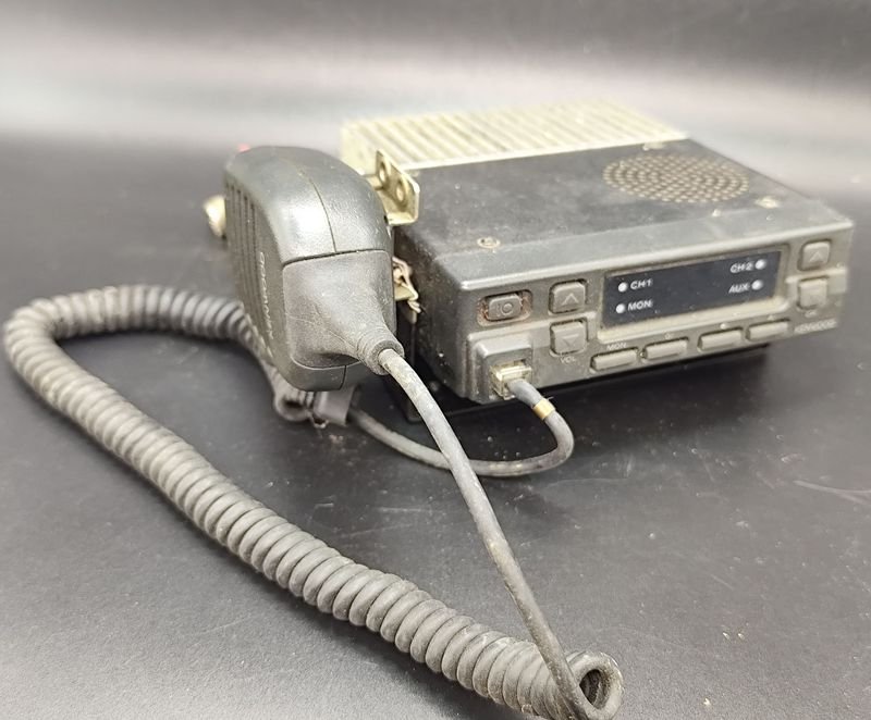 Lote siguiente: Radio Kenwood modelo TK-862 - con soporte, prende y modula perfectamente