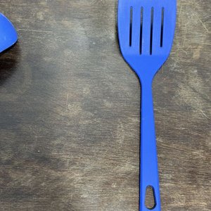 Lote de Utensilios de Cocina: Rallador, Cernidores y Cucharas - imagen 11
